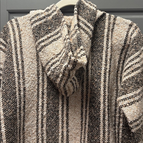 Striped Baja pullover sweatshirt with hood neutral colors kangaroo front pocket - Picture 5 of 7